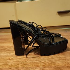 Wrap Up Bratz Chucky Heels